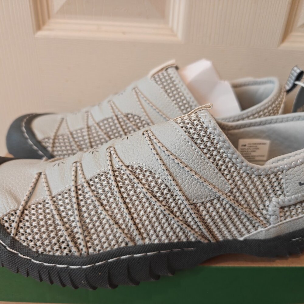 Jambu Water Shoes - Picture 5 of 9